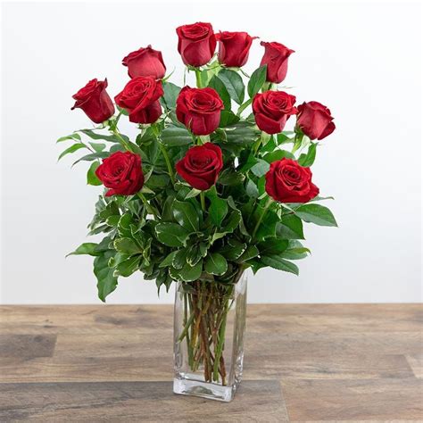 Classic Dozen Red Roses Salem Florist Green Thumb Flower Box Florists