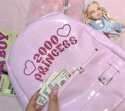 barbie girly 90s pink aesthetic jamies witte