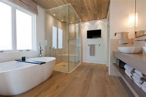20 Gorgeous Bathrooms With Wooden Floors