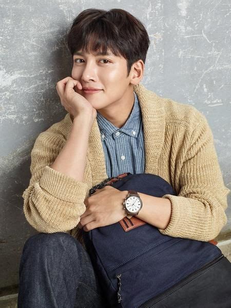 He is an actor, known for hilleo (2014), jojakdoen dosi (2017) and ki hwanghoo (2013). New Faces Of Fossil: Ji Chang-Wook & Song Ji-Hyo | Aktor ...