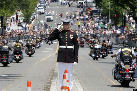 Photos Memorial Day Parade Rolling Thunder Honor Vets Fallen