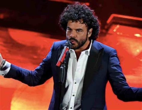 Per quanto riguarda la vita privata, il 1975 è stato un anno di svolta per antonello venditti: Francesco Renga chi è: Sanremo 2021, moglie, figli ...