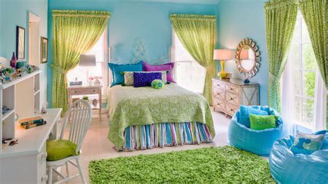 In this millennial age, a lime green bedroom is the new little black pillow. 15 Bedrooms of Lime Green Accents | Home Design Lover