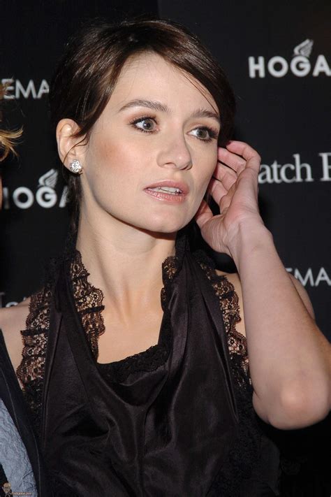 13, 1985) is an american actress and singer. Emily Mortimer | Celebrities lists.