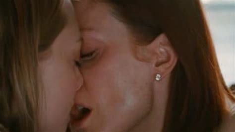 Julianne Moore And Amanda Seyfried Lesbian Kiss Chloe Lesbian Media Blog