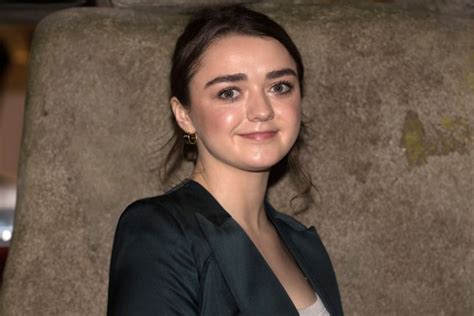 Session Stars Maisie 80 Maisie Williams Shows Off New Tattoo Calgary