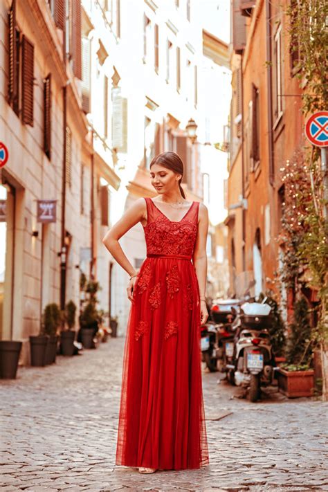 You'll know you are getting a great product. 18 Gorgeous Wedding Guest Dresses for Spring/Summer 2019