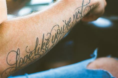 Tatuagem Lettering Saiba Tudo Sobre Esse Estilo E Faça A Sua