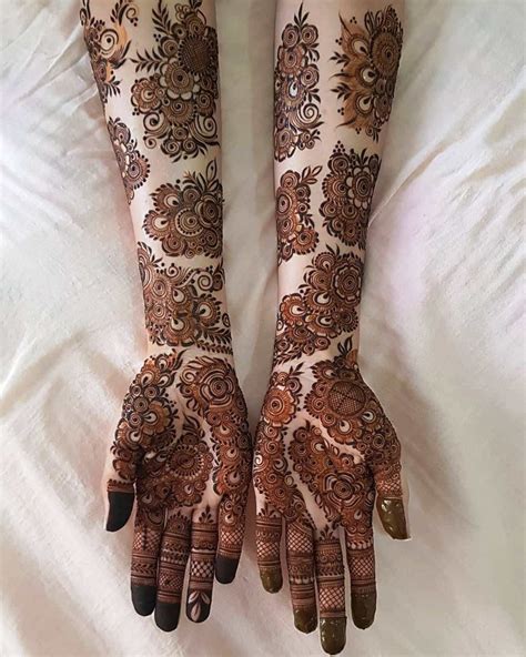 30 Simple Mehndi Designs For Hands That Work Wonders For The Bride And