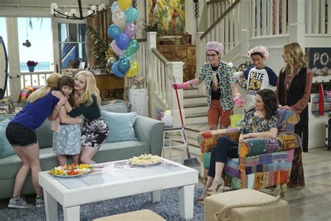 First Look Liv And Maddie Cali Style Premieres With Sorta Sisters