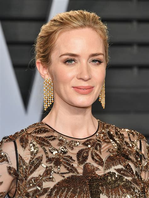 See emily blunt before plastic surgery and how her beauty look has changed over the years with her best red carpet moments. Emily Blunt : A biografia - AdoroCinema