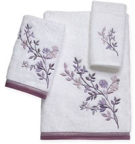 49 Cozy Color And Motif Bath Towels Ideas For Bathroom Embroidered