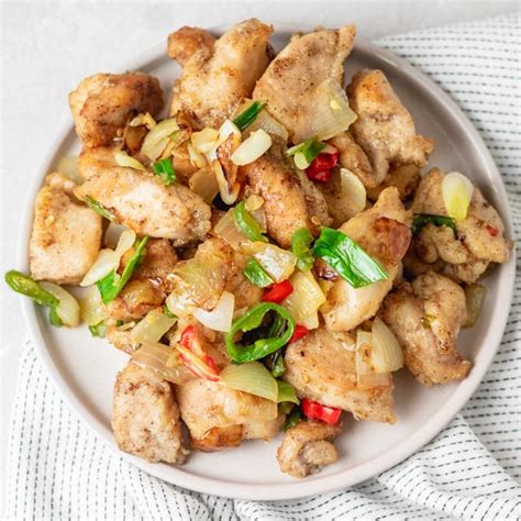 I optimized this recipe by using thinly sliced chicken breasts, marinading the chicken(combination of olive oil, balsamic vinegar, minced garlic, salt, and pepper) for at least an hour to 24 hours, adding cooked quinoa to the pouch. Chinese Salt and Pepper Chicken Recipe - The Dinner Bite
