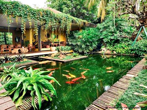 Satu hal yang krusial dari sebuah taman adalah adanya tanaman. Gambar Rumah Dengan Taman | Gallery Taman Minimalis