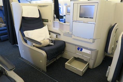 Review British Airways 777 200 Club World Business Class