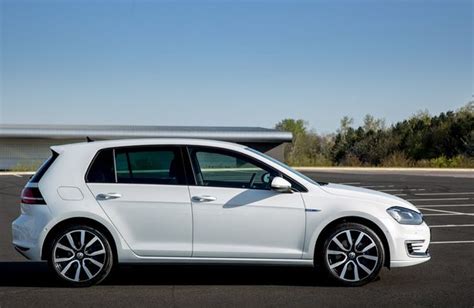 The Volkswagen Golf Gte Hybrid Promises Famous Gti Fun But With Eco