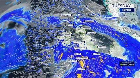 Met Office Weather Warnings Upgraded 70mph Winds To Strike As Storm