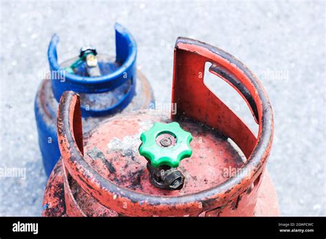 Rusty Gas Cylinders Hi Res Stock Photography And Images Alamy