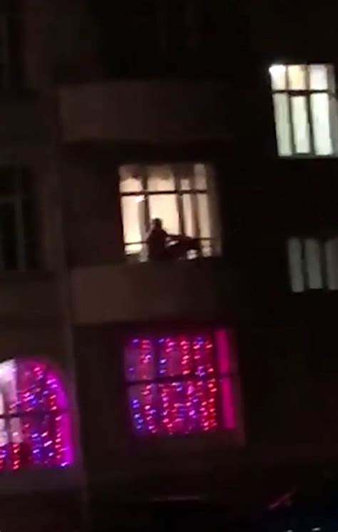 Naked Couple Put On Live Sex Show For Passersby From Their Hotel Balcony World News Mirror