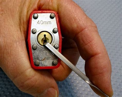 How To Pick A Lock In 8 Simple Steps