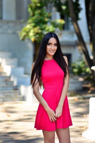 ukrainian bride victoria from odessa would like to live and wake up next to a man who loves life
