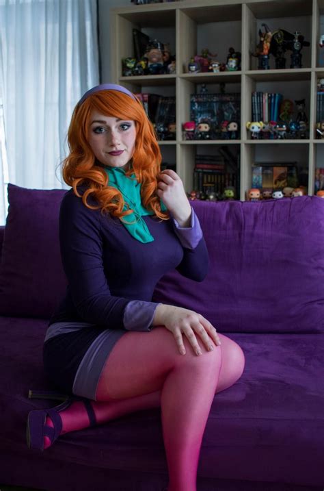 Beautiful Daphne From Scooby Doo Pink Tights Redhead Comic Con Cosplay