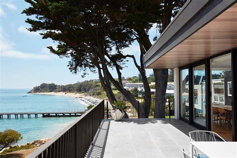 Refurbished Midcentury Bay House Steers Clear Of The ‘coastal Cliché