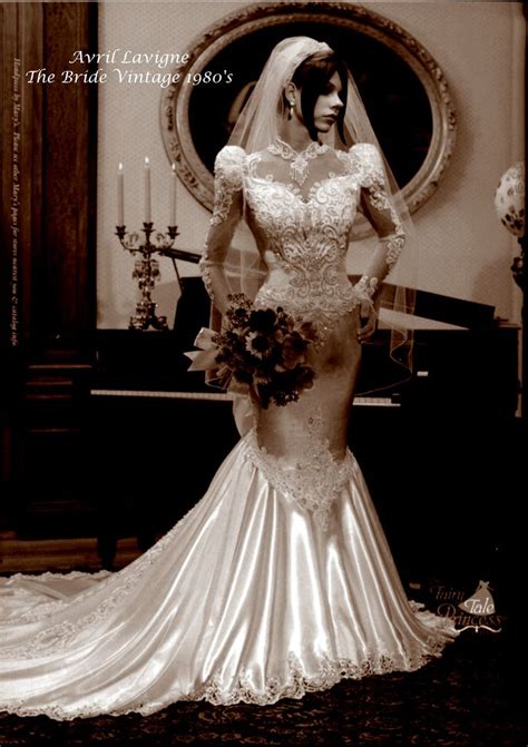Stai cercando abiti da sposa in offerta? Avril Lavigne The Bride Vintage 1980 Sepia | Abiti da ...