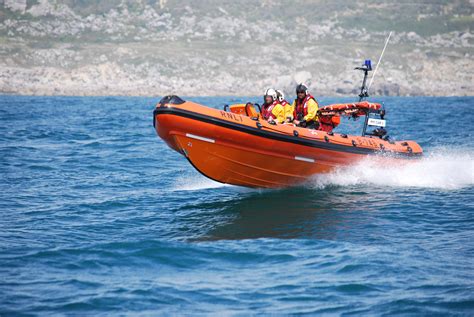 Rnli And Coastguards Work Together To Rescue Climber Rnli