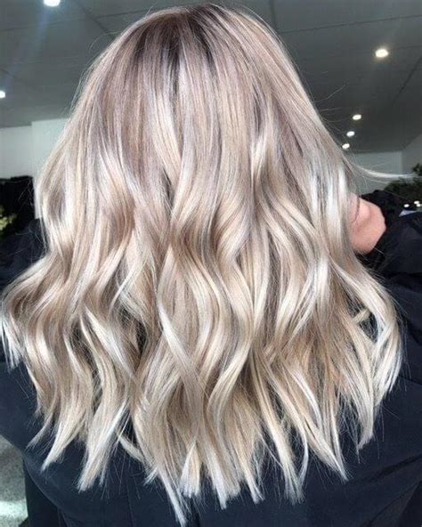 But, today, we talk about blond champagne the ideal to wear this champagne blonde is to have short hair or squared. 60 Inspiring Ideas For Blonde Hair With Highlights - BelleTag