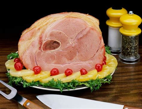 How To Make A Delicious Glazed Baked Ham With Honey And Pineapple Recipe Baked Ham Baked