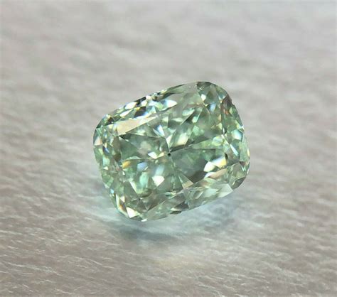 Green Diamond 050ct Natural Loose Fancy Light Green Color Gia Vs2