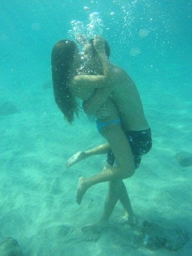 Pin By Carli Welker On Hothothot Underwater Kiss Cute Couples Couples