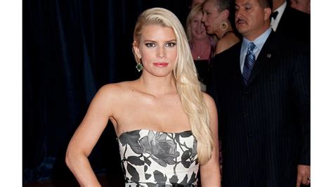 jessica simpson surprised about pregnancy 8 days