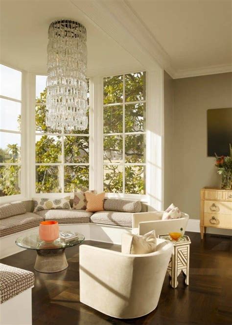 You can simply leave them empty in order to enlarge you living space or make this space a comfy working space, reading nook or something like that. small living room with bay window decorating ideas in 2020 ...