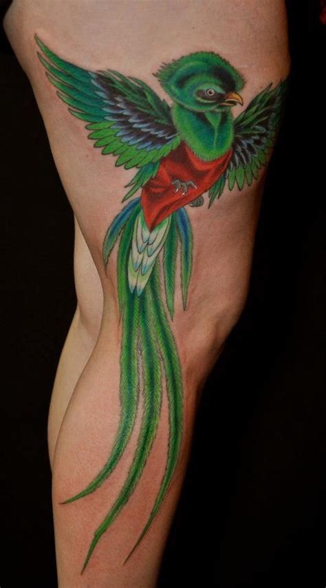 quetzal bird tattoo tatuaje de quetzal nahuales mayas tatuaje del cuello