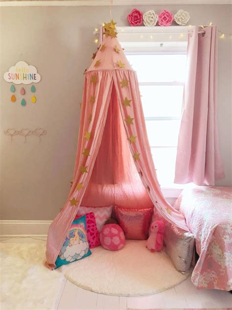 30 Attractive Girls Bedroom Ideas With Princess Themed Decorations