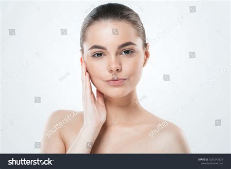 15 499 woman without makeup 图片、库存照片和矢量图 shutterstock