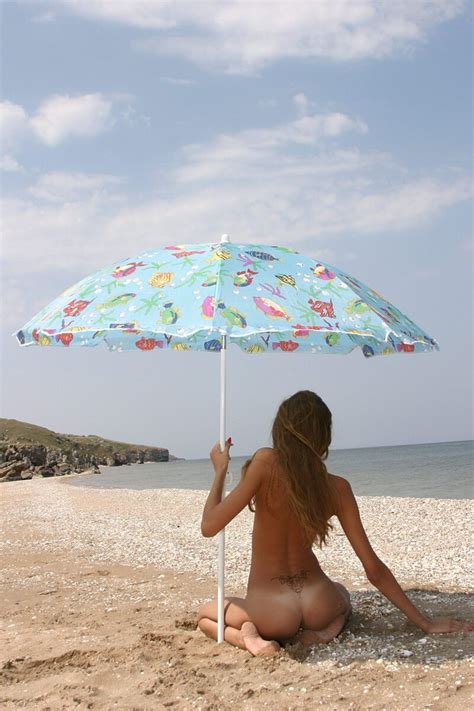 Bild Markiert Mit Skinny Alena Bevza Alena I Brunette Met Art Solare Beach Small Tits