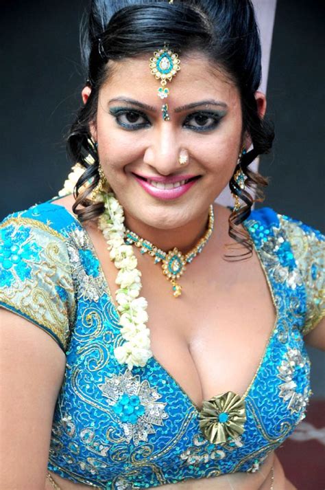 Taslima Sheikh Masala Cleavage Navel Show Hot Sex Picture