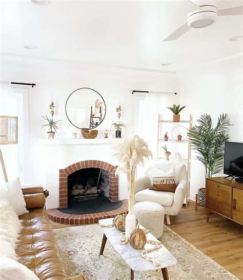 How To Decorate A Small Living Room With Fireplace In The Middle