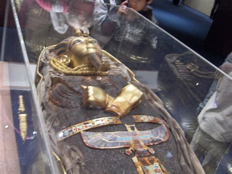 Replica Of The Mummy Of Tutankhamun Replica Of The Mummy O Flickr