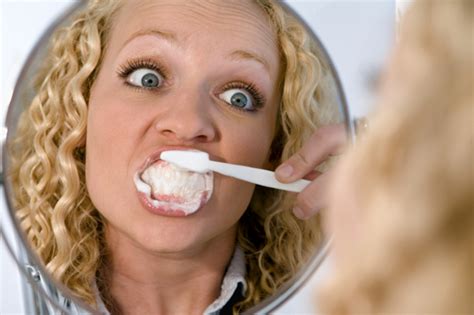 5 Bad Dental Habits To Break Right Now