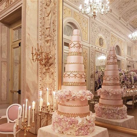 How to craft your wedding card message. 10 Luxury 2020 Wedding Cake Trends | Arabia Weddings