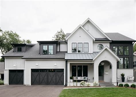 2021 New Construction Home Trends In 2020 Modern Farmhouse Exterior