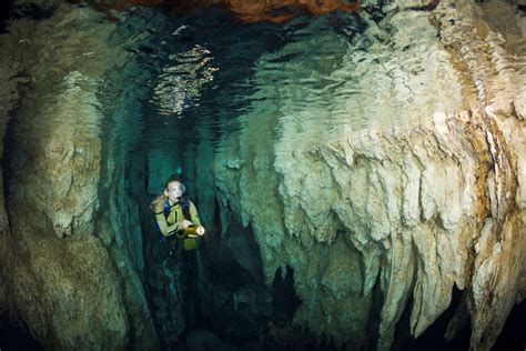 15 Impressive Underwater Caves That Will Mesmerize You Page 15