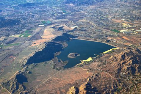 Lake Perris Surrounded By Hills And Mountains Another Vie Flickr