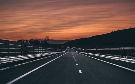 Download Wallpaper 3840x2400 Road Marking Asphalt Sunset Horizon 4k