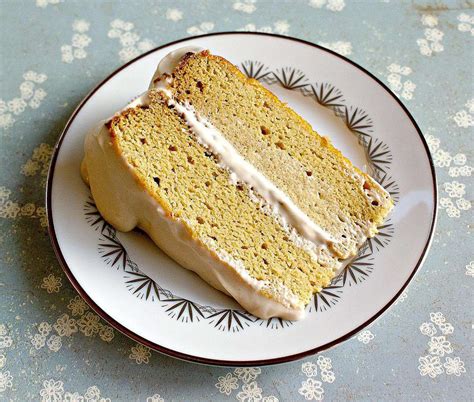 Combine cake mix, eggs, water, oil and almond extract until smooth bake. Try This Basic Yellow Cake Recipe