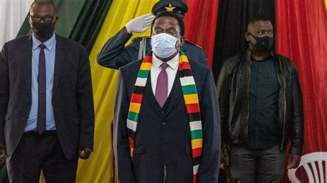 رئيس زيمبابوي يطالب برفع العقوبات عن بلاده